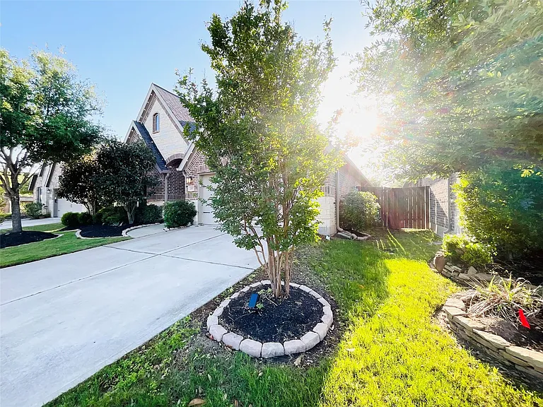 2507 Elmwood Trl — Photo 40