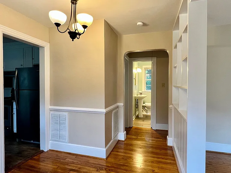 2517 Williams St — Photo 9