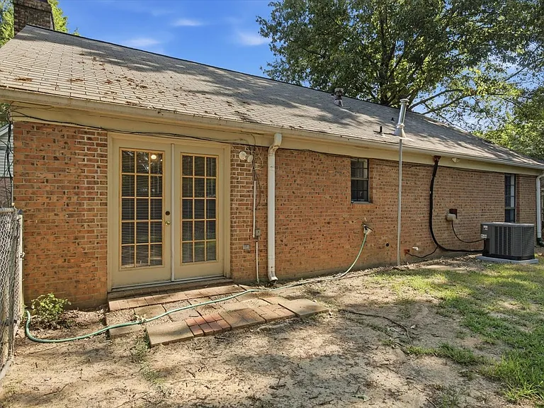131 Cypress Dr — Photo 25