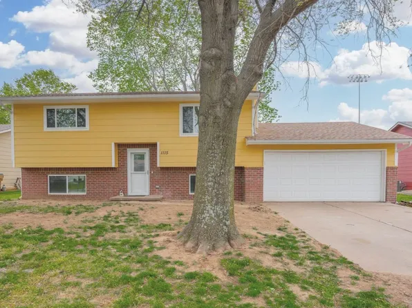 1115 N Burrows St, Belle Plaine, KS 67013