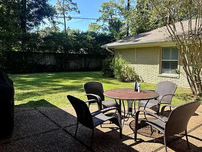 729 Camelot Ln — Photo 22