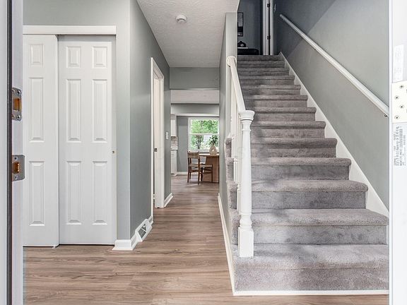 4th image of 8782 Stonehenge Dr NW