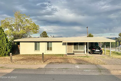 227 S Avenue B Photo 1