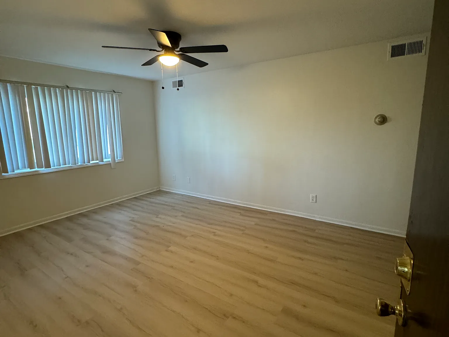 2 bed, 850 sqft, $1,395 — Photo 2