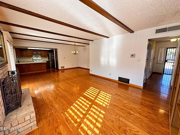 4th image of 3100 Hector Dr