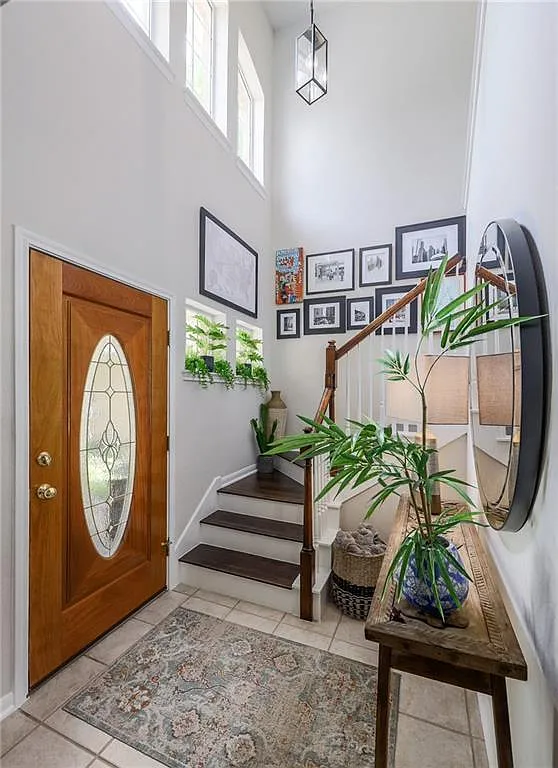3 bed, 2.5 bath, 2060 sqft, $3,050 — Photo 3