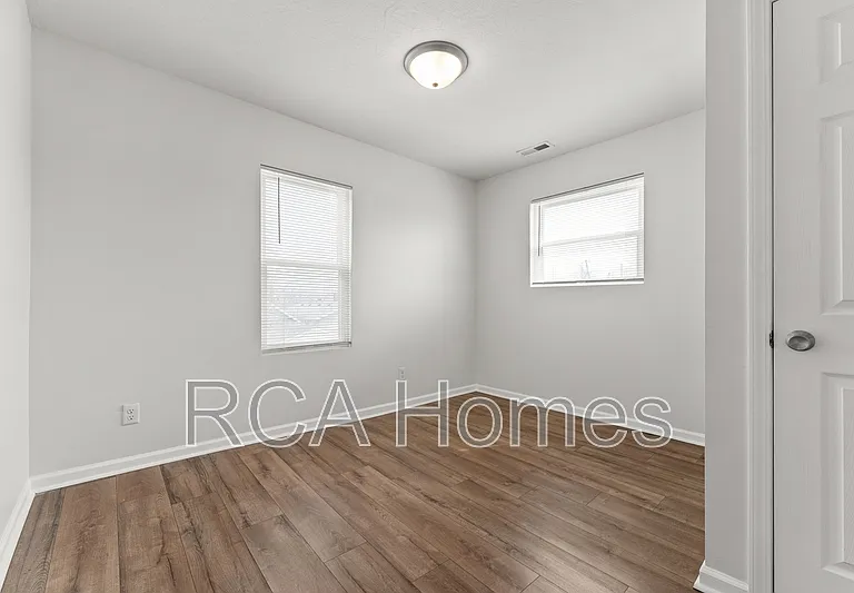 603 N Sherman Dr — Photo 6