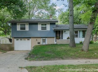 2253 Lacrosse St SW, Wyoming, MI 49519