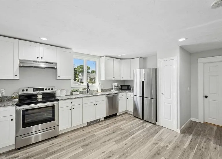 28 Villa Rd #2 — Photo 2