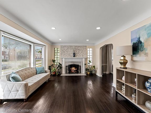 4th image of 12818 Archdale St