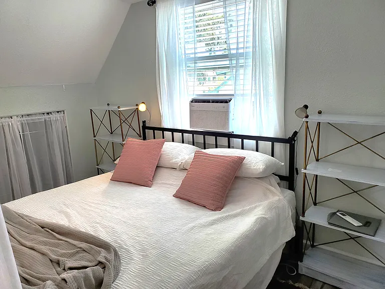 738 32nd Ave N #1 — Photo 8