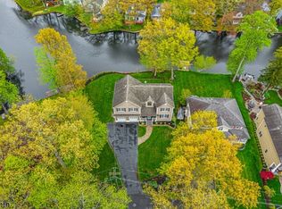 32 Seneca Trl, Denville, NJ 07834