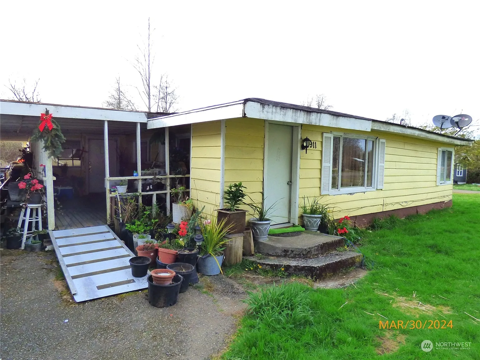 1911 Harding Road photo 1