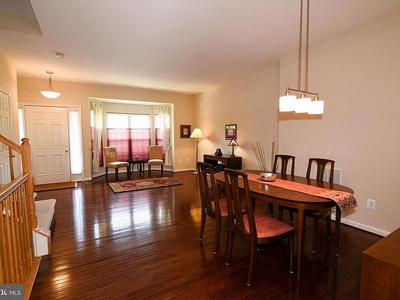 2nd image of 2476 Wheat Meadow Cir