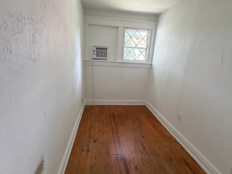 511 N Meridian St #B — Photo 5