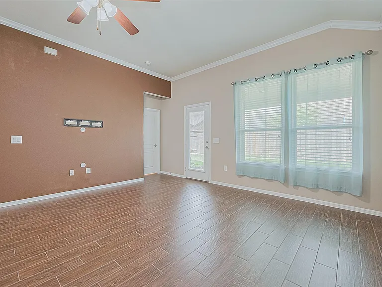 5327 Silver Ledge Dr — Photo 24