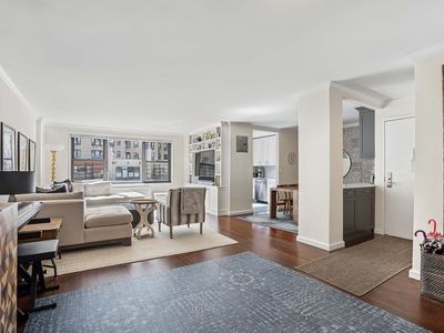 301 E 69th St APT 6D, New York, NY, 10021