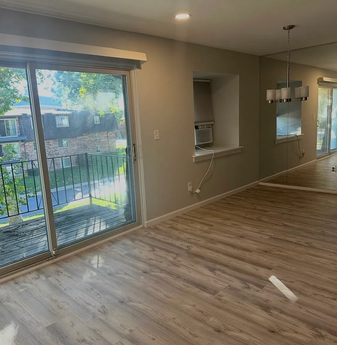 2 bed, 950 sqft, $1,500 — Photo 4