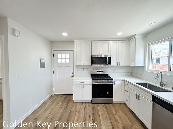 3rd image of 305 Holly St #A