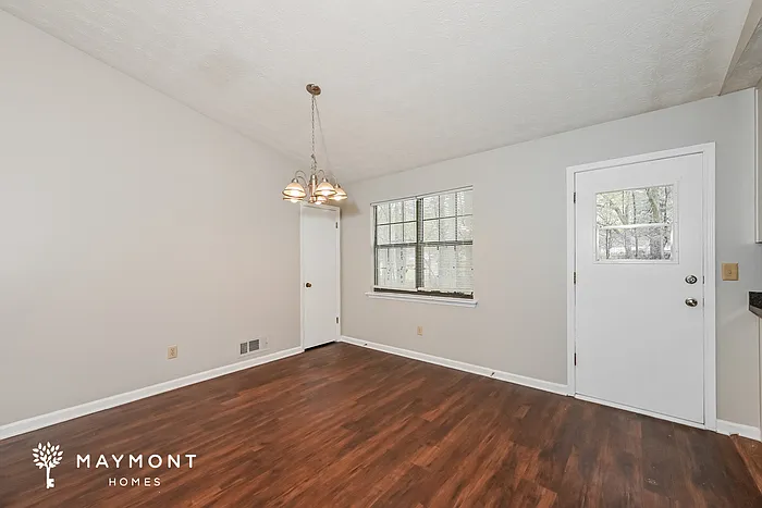 2524 Holly Berry Trl — Photo 6