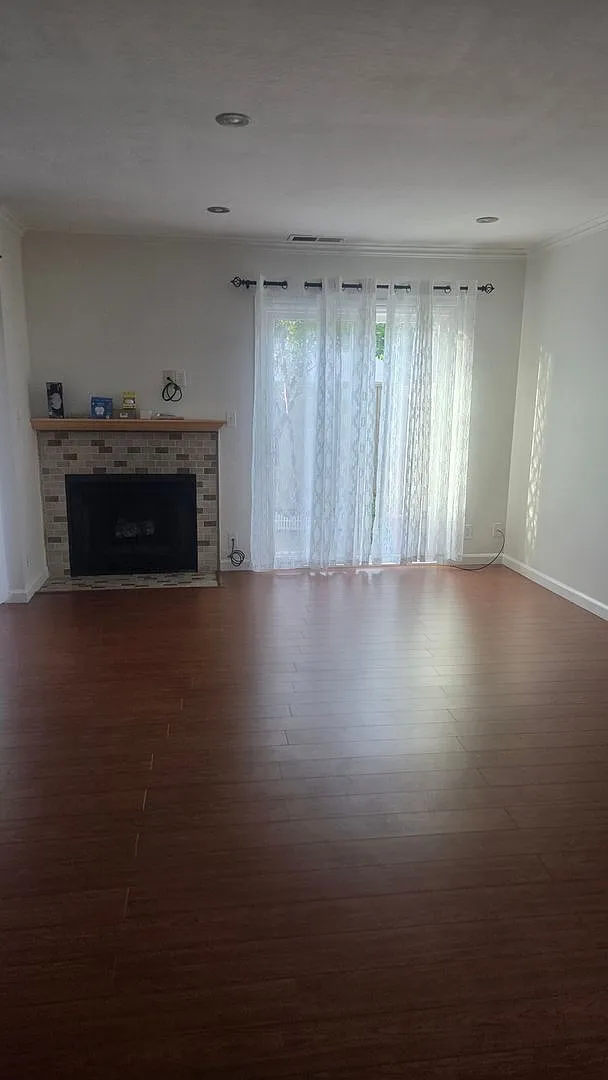 Charming 3BR Condo in Concord — Photo 3
