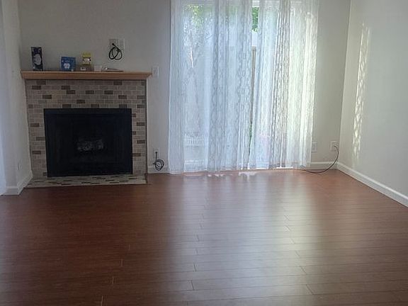 3rd image of 1220 Pine Creek Way APT 1