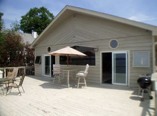 130 Eagle Point Rd, Fox Lake, IL 60020