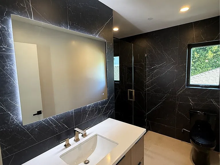 12816 Bloomfield St — Photo 10