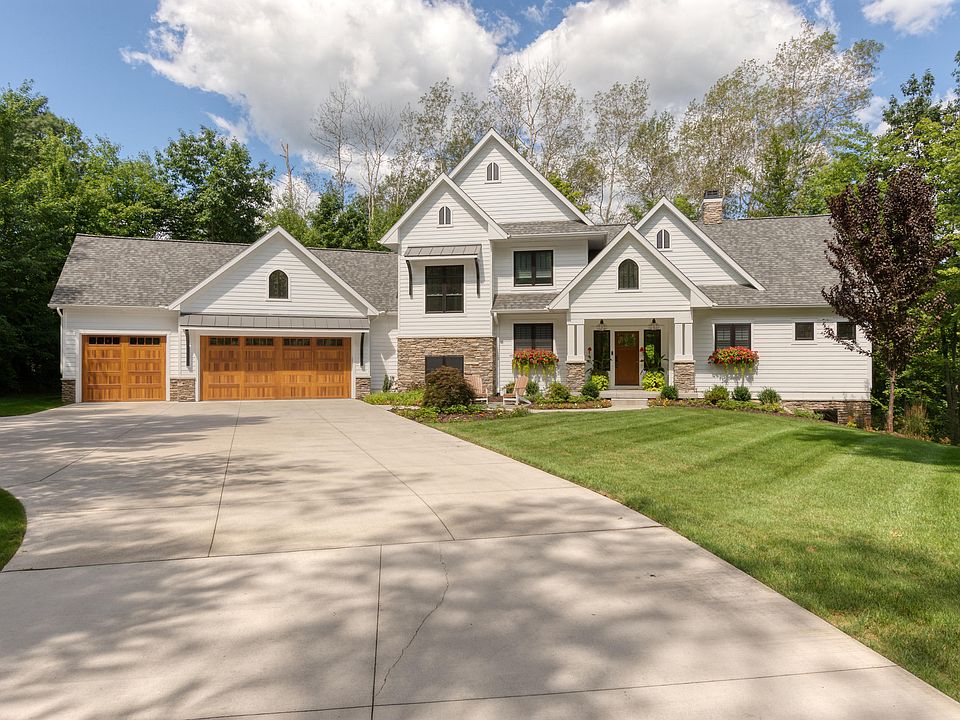 1st image of 7919 Ella Terrace Dr NE