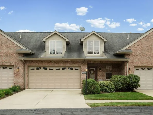 2010 Bandek Ln, Lawrence, PA 15055