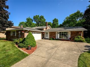 2947 Jasmine Dr, Seven Hills, OH 44131