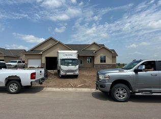 2576 Spring Meadows Ct, Derby, KS 67037