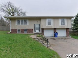 807 Richelieu Ct, Papillion, NE 68046