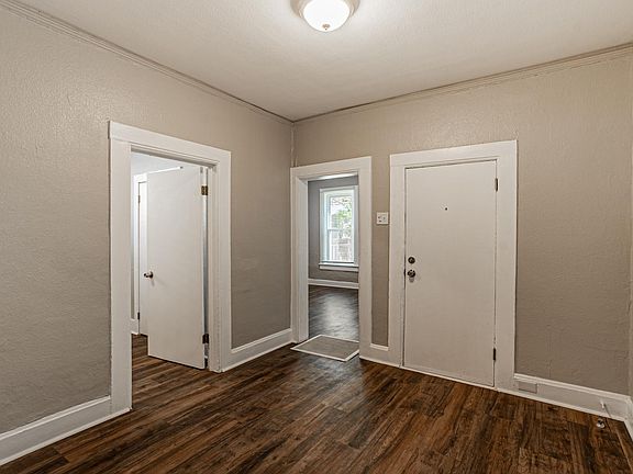 4th image of 221 Galapago St