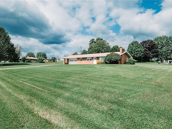 5th image of 2242 Birchwood Dr