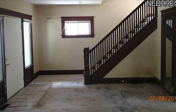 3rd image of 4013 Hyde Ave