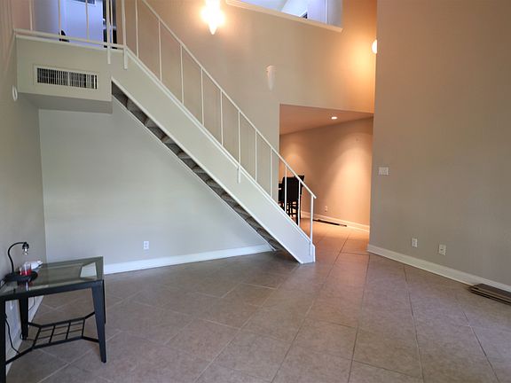 3rd image of 10811 Richmond Ave APT 32