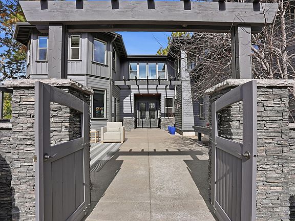 3rd image of 2538 NW Hosmer Lake Dr