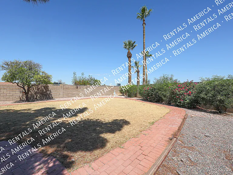 1360 W Esplanade St — Photo 33