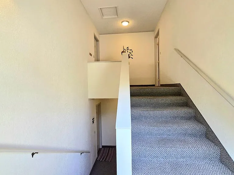 939 N Baker Ave — Photo 6