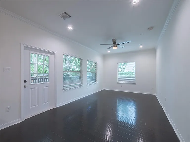 1113 Bunton St — Photo 5