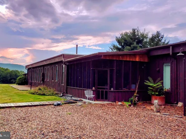1873 Capito Hill Rd, Franklin, WV 26807