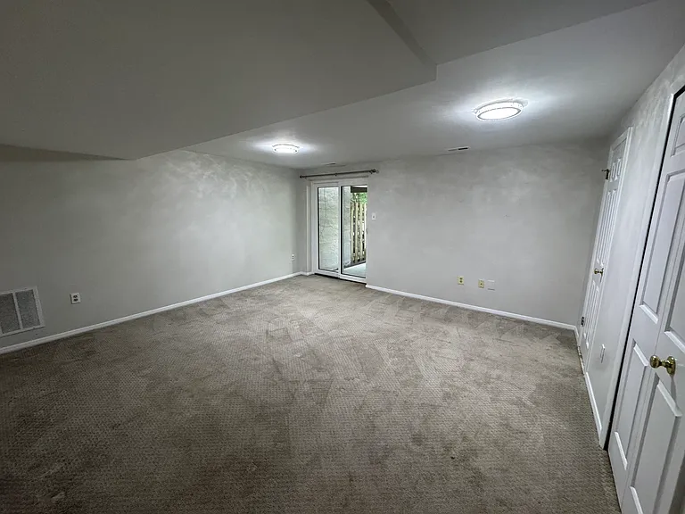 7804 Old Farm Ln — Photo 7