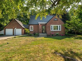 59 S Lincoln Ave, Orchard Park, NY 14127