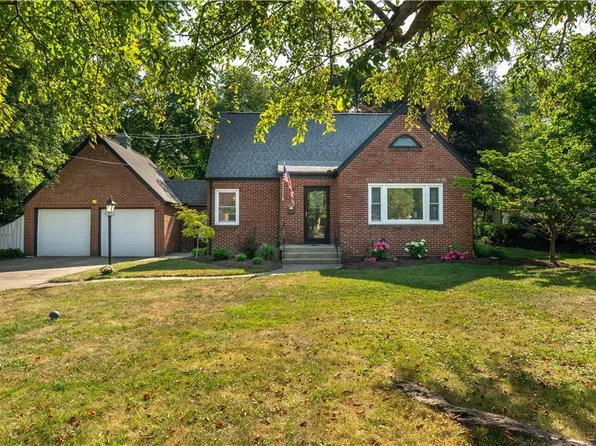 59 S Lincoln Ave, Orchard Park, NY 14127