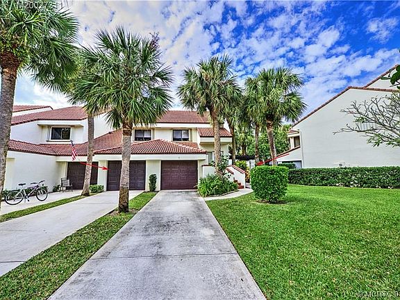 4th image of 406 Sea Oats Dr APT D
