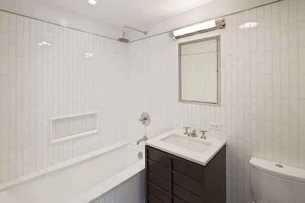 Rented by Leslie J. Garfield | media 52