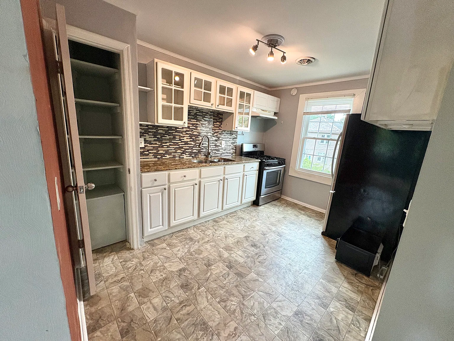 9264 Buckman Ave — Photo 2