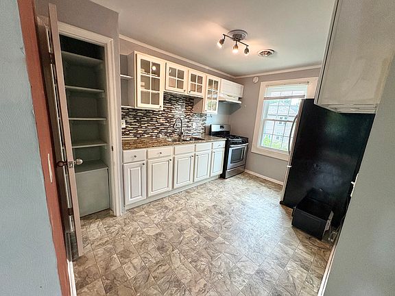 2nd image of 9264 Buckman Avenue # B First Fl