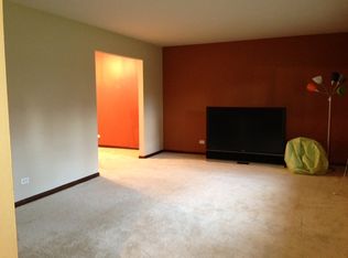 4611 Daniel Dr, Crystal Lake, IL 60014
